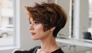 This short haircut is shaping up to be the 2026 hair trend (and promises incredible volume)